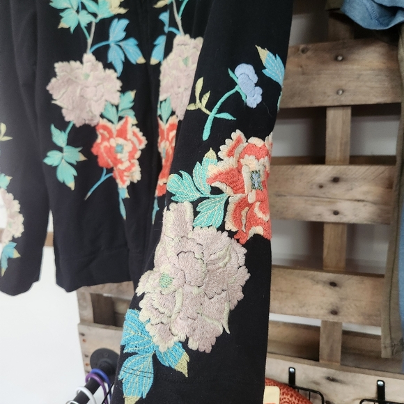 Johnny Was Love and Liberty Floral Embroidered Cardigan Size Medium - Picture 3 of 5